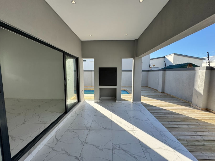 3 Bedroom Property for Sale in Sandown Western Cape